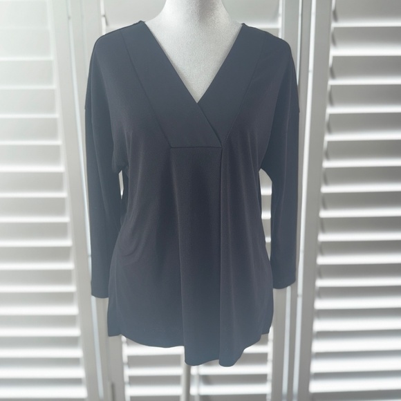 Banana Republic Long Sleeve Black V Neck Top Size Small - Picture 3 of 10